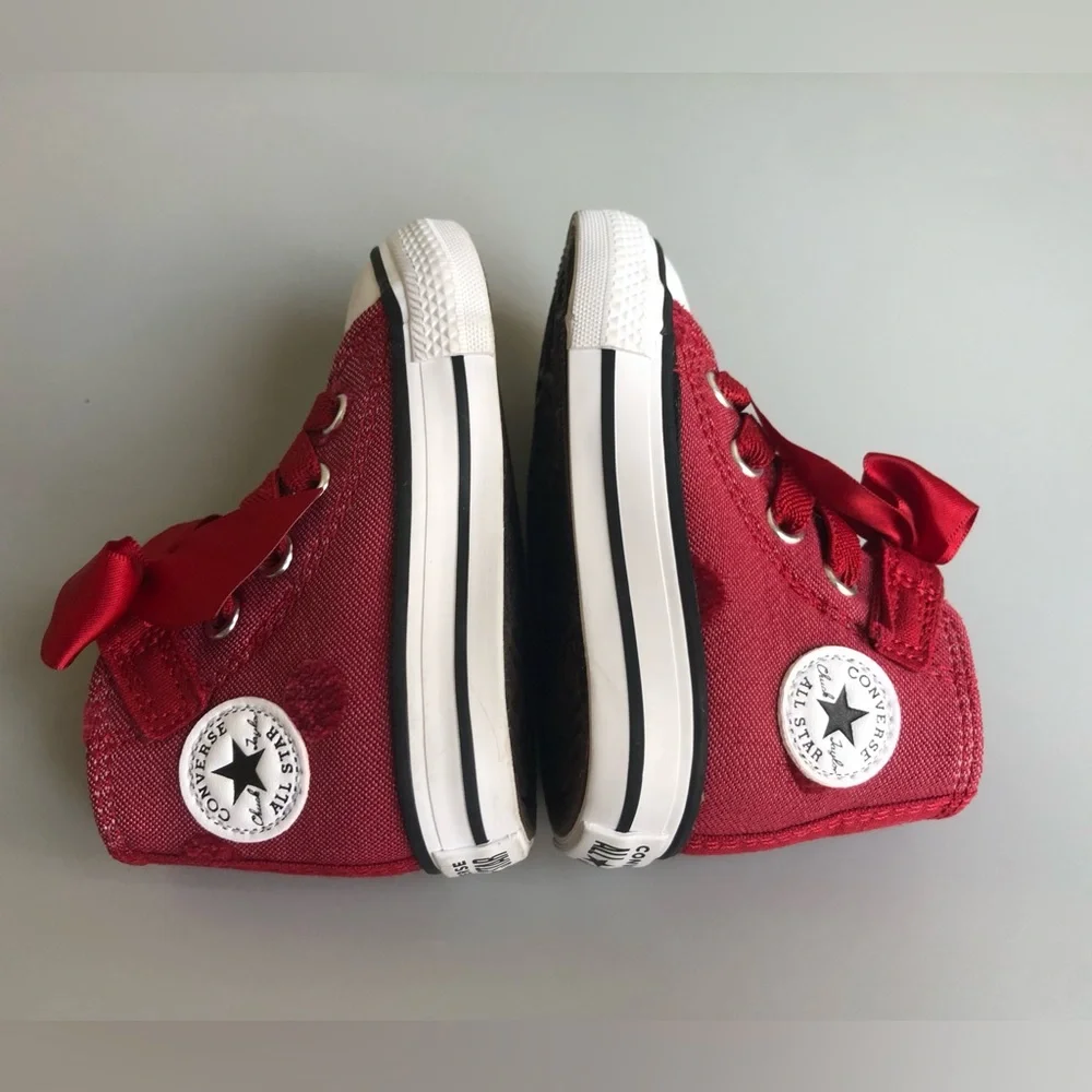 Converse Chuck Taylor All Star Bow Easy On High Top Sneaker Size: US Toddler 3C